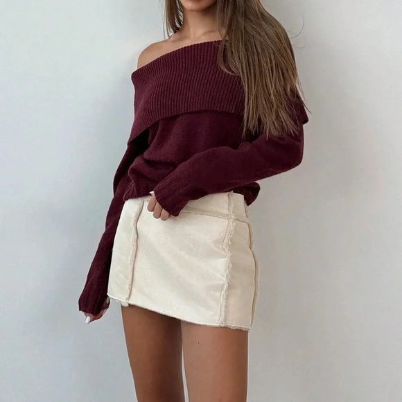 Burgundy Casual Women's Off-Shoulder Long-Sleeve Knitted Sweater - Picture 5 of 6